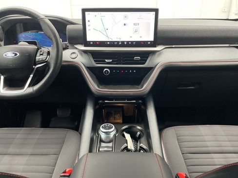 Used 2025 Ford Explorer ST-Line image 31