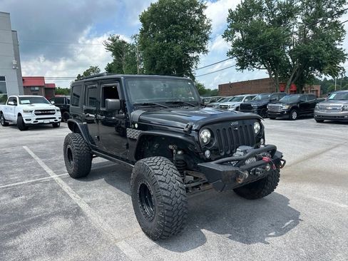 Used 2016 Jeep Wrangler Unlimited Rubicon AWD/4WD image 2