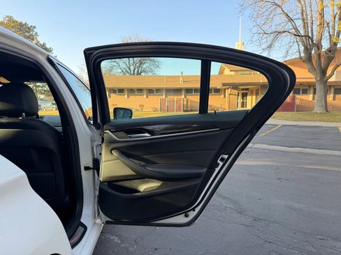 Used 2018 BMW 530i xDrive image 37