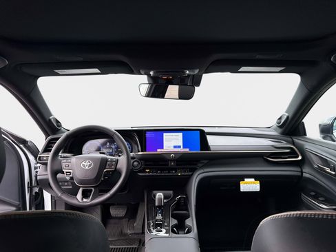 New 2026 Toyota Crown Platinum AWD/4WD image 17