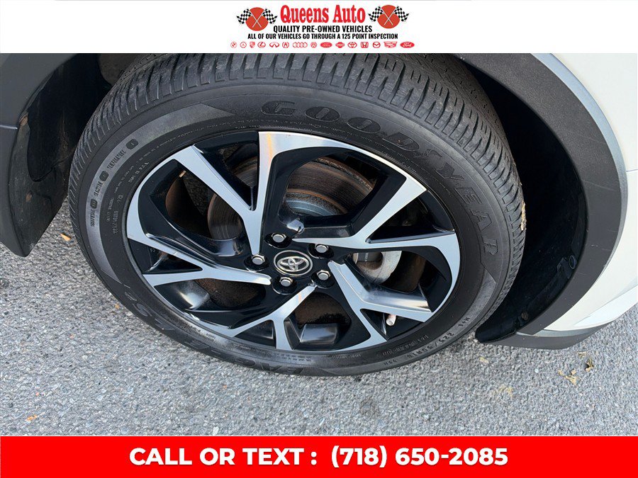 Used 2018 Toyota C-HR XLE FWD image 31