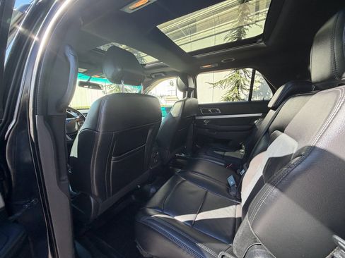 Used 2016 Ford Explorer XLT w/ Equipment Group 202A image 13