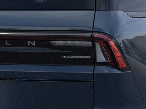 New 2025 Lincoln Navigator Reserve w/ Jet Appearance Package AWD/4WD image 21