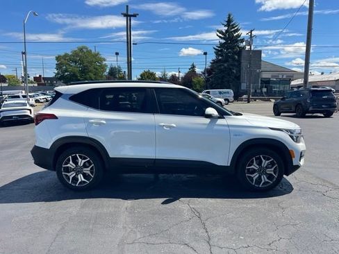 Used 2021 Kia Seltos EX AWD/4WD image 6