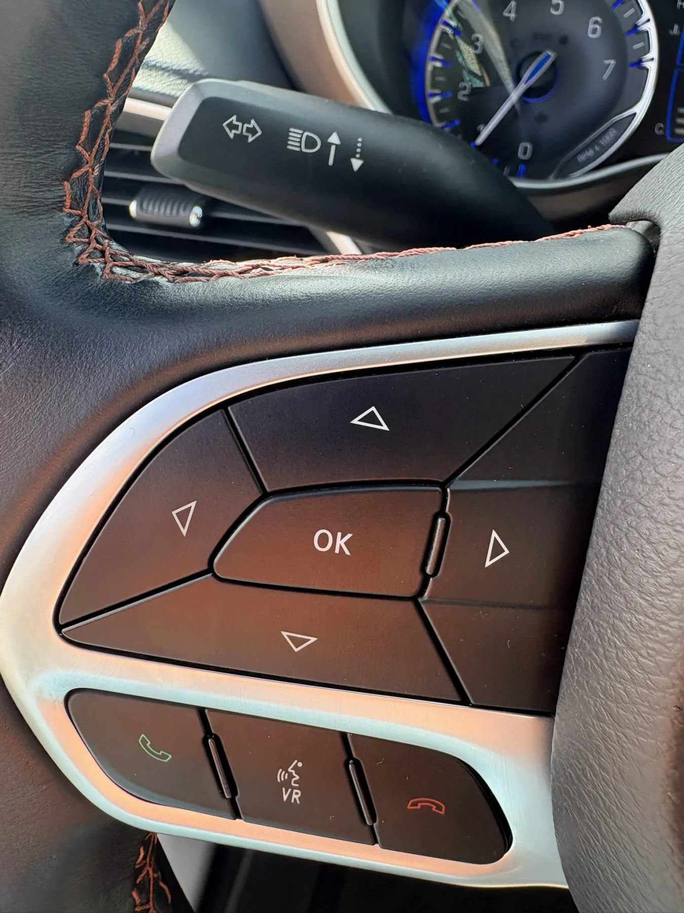 Used 2018 Chrysler Pacifica Touring-L FWD image 20