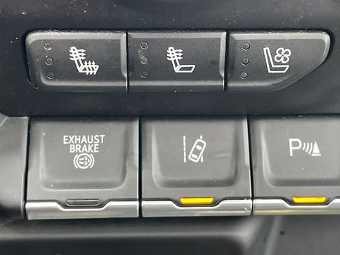 Used 2023 GMC Sierra 3500 Denali w/ Denali Ultimate Package image 38