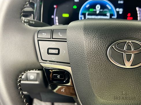 Used 2026 Toyota Camry SE w/ Convenience Package FWD image 18