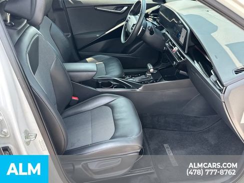 Used 2023 Kia Niro EX Touring FWD image 15