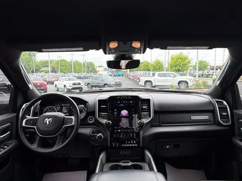 Used 2024 RAM 2500 Big Horn w/ Night Edition AWD/4WD image 15