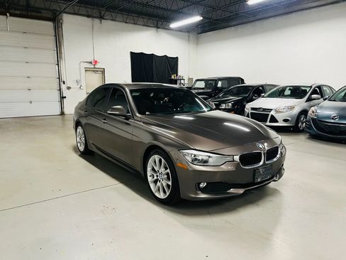 Used 2013 BMW 320i Sedan image 5