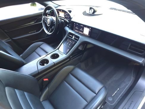 Used 2023 Porsche Taycan image 22