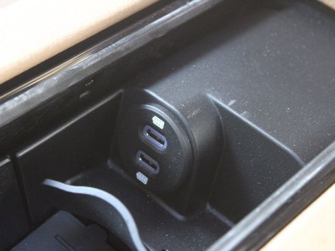 Used 2023 Porsche Panamera 4 image 34