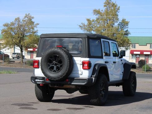 Used 2018 Jeep Wrangler Unlimited Rubicon AWD/4WD image 6
