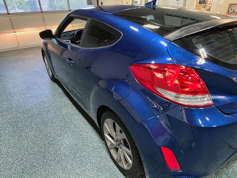 Used 2016 Hyundai Veloster image 10