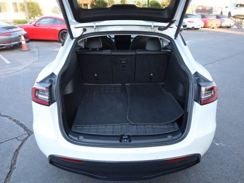 Used 2021 Tesla Model Y Long Range AWD/4WD image 33