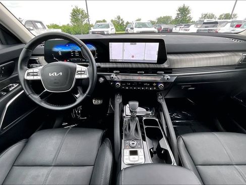 Used 2025 Kia Telluride SX w/ SX Captain's Chair Package AWD/4WD image 9
