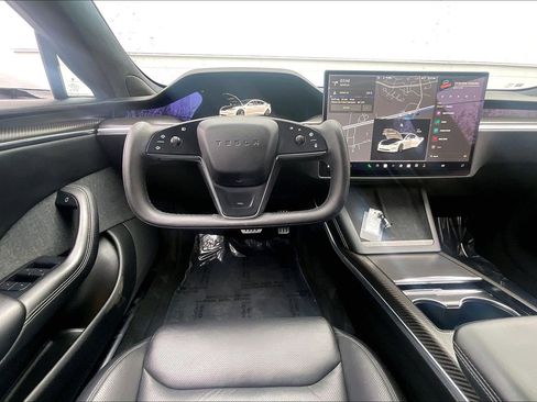 Used 2021 Tesla Model S Plaid image 6