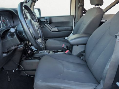 Used 2017 Jeep Wrangler Sport w/ Quick Order Package 24S AWD/4WD image 12
