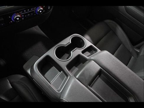 Used 2025 GMC Sierra 1500 SLT image 17