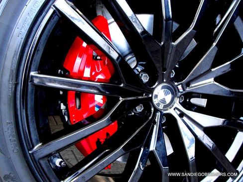 Used 2022 BMW X5 xDrive40i w/ M Sport Package image 2