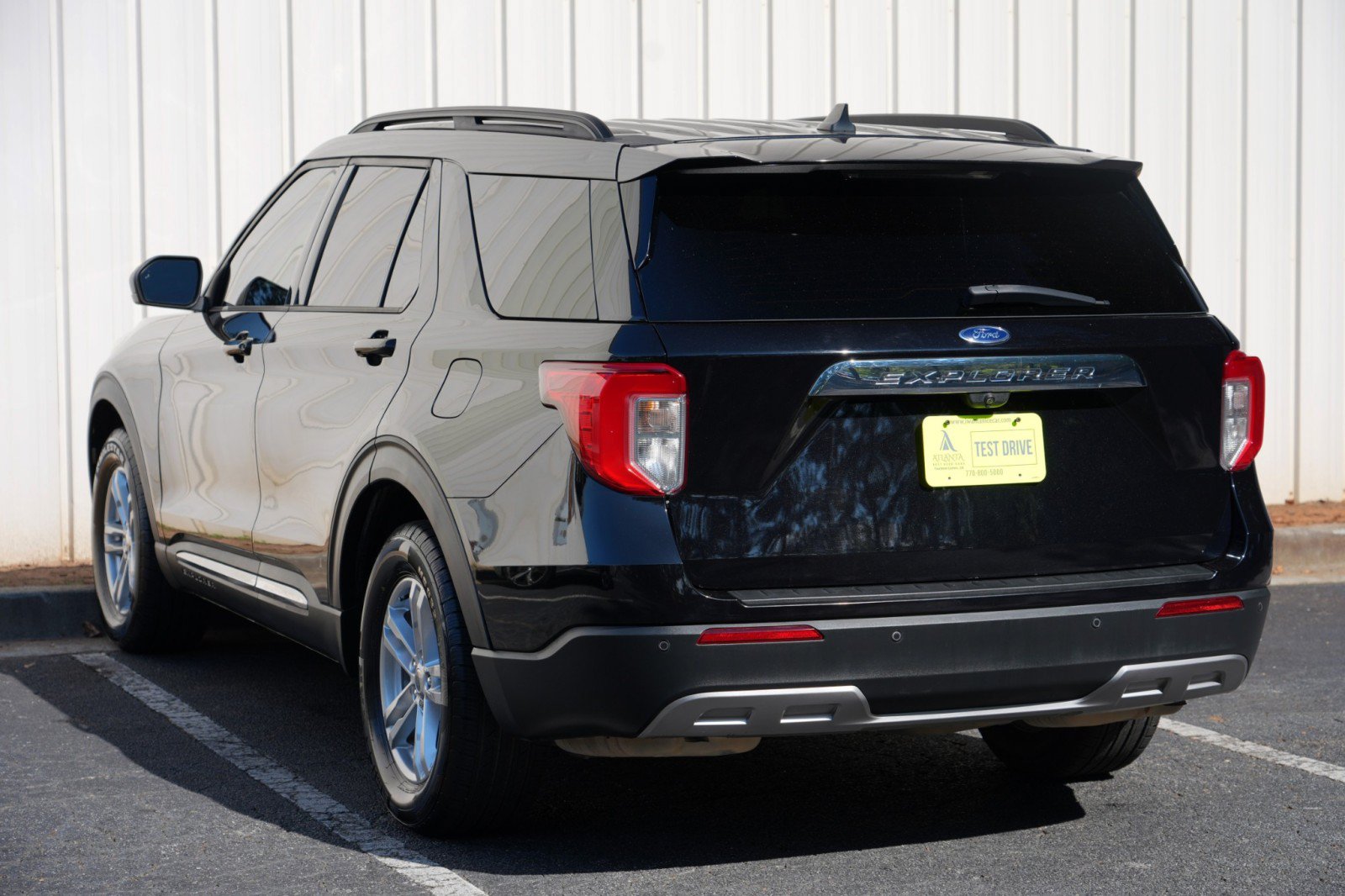 Used 2022 Ford Explorer XLT w/ Equipment Group 202A RWD image 49