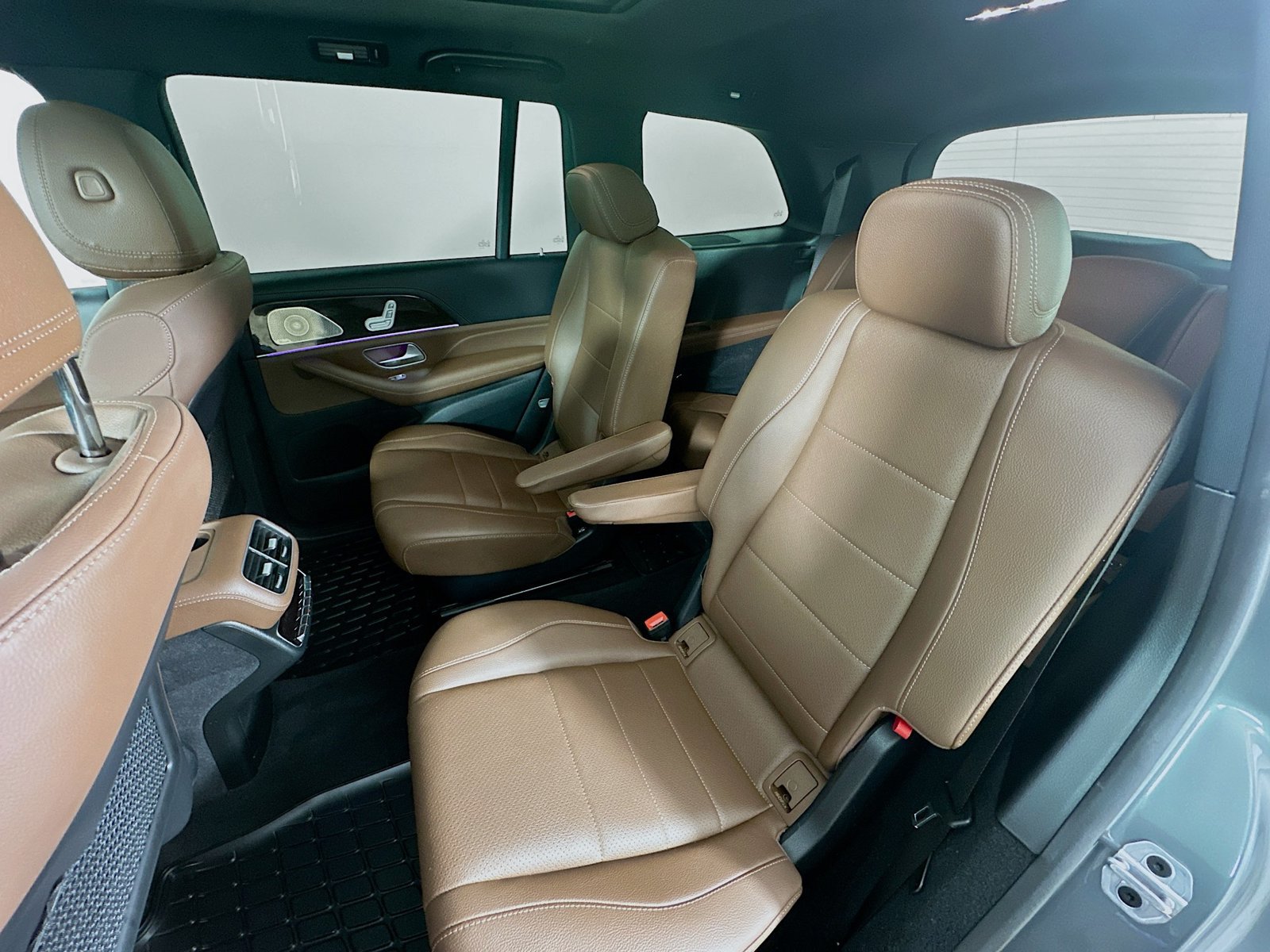 Used 2024 Mercedes-Benz GLS 450 4MATIC image 36