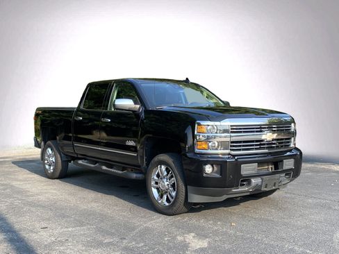 Used 2017 Chevrolet Silverado 2500 High Country w/ Snow Plow Prep Package AWD/4WD image 2