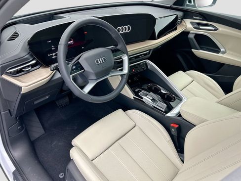 Used 2025 Audi Q5 2.0T Premium Plus w/ Premium Plus image 9