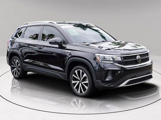 Used 2023 Volkswagen Taos SE w/ Panoramic Sunroof Package image 1