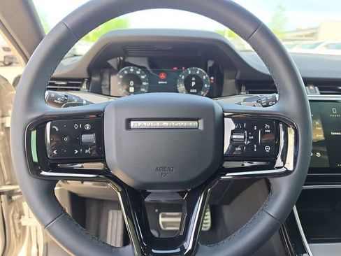Used 2026 Land Rover Range Rover Evoque Dynamic SE AWD/4WD image 20