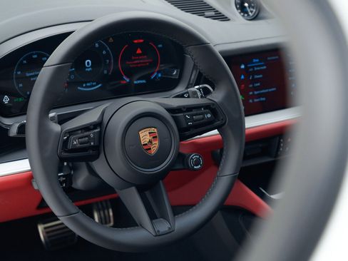New 2026 Porsche Cayenne S image 22