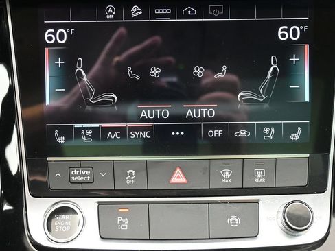 Used 2022 Audi Q8 Premium Plus w/ Premium Plus Package AWD/4WD image 17