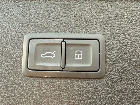 Used 2018 Audi SQ5 Prestige image 15