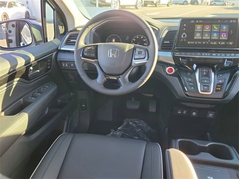 New 2026 Honda Odyssey Touring image 11