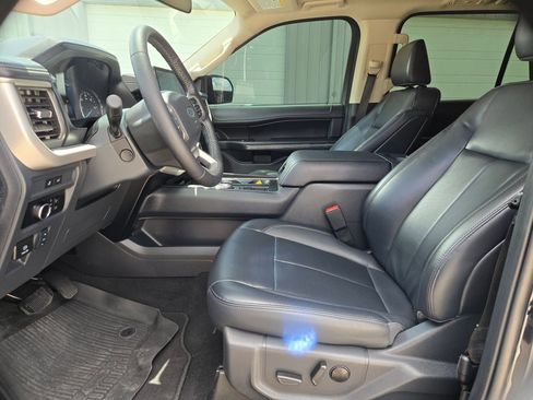 Used 2024 Ford Expedition XLT RWD image 10