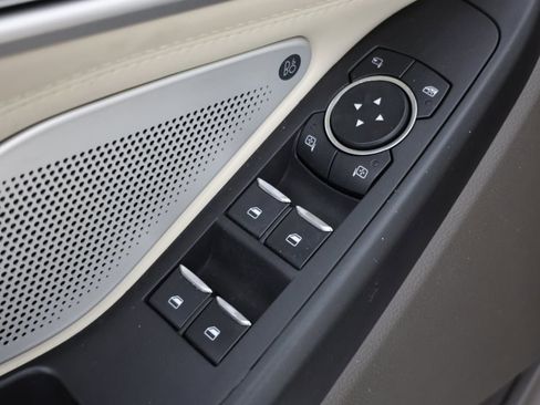 Used 2020 Ford Explorer Platinum w/ Premium Technology Package image 28