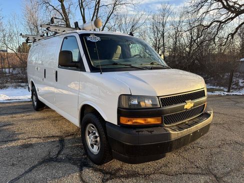 Used 2019 Chevrolet Express 2500 GARGO VAN w/ Driver Convenience Package image 3