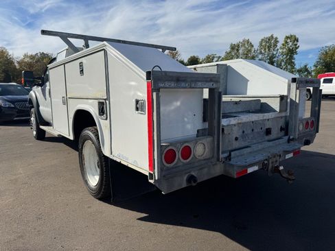 Used 2014 Ford F550 4x4 Regular Cab Super Duty image 3