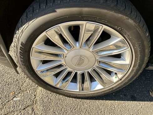 Used 2019 Cadillac Escalade Platinum image 13