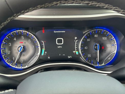 New 2026 Chrysler Pacifica Select FWD image 25