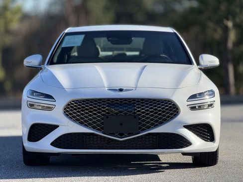 Used 2022 Genesis G70 2.0T image 2