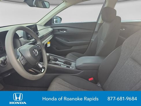 Used 2025 Honda Accord LX image 10