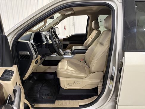 Used 2017 Ford F150 Lariat image 10