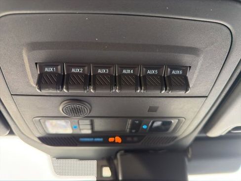 Used 2025 Ford Bronco Badlands image 39