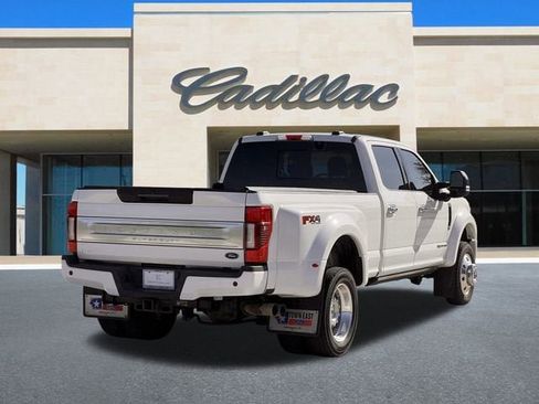 Used 2022 Ford F450 Platinum w/ FX4 Off-Road Package image 3