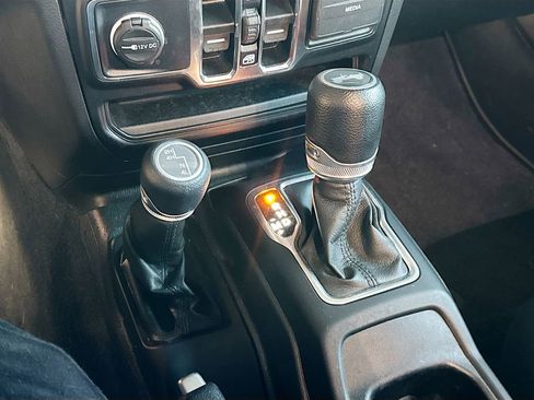 Used 2022 Jeep Wrangler Unlimited Sport AWD/4WD image 18