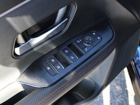 Certified 2025 Nissan Kicks SR AWD/4WD image 15