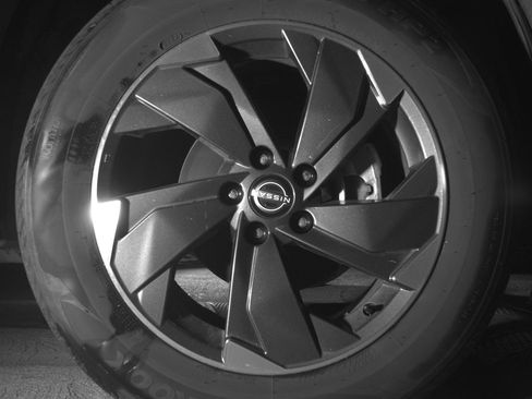 Used 2025 Nissan Rogue SV AWD/4WD image 13