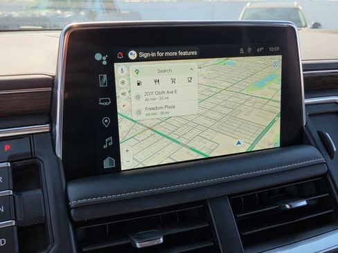 Used 2024 Chevrolet Suburban Premier image 28