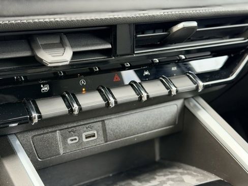 Certified 2023 Chevrolet Colorado LT w/ LT Convenience Package III image 17